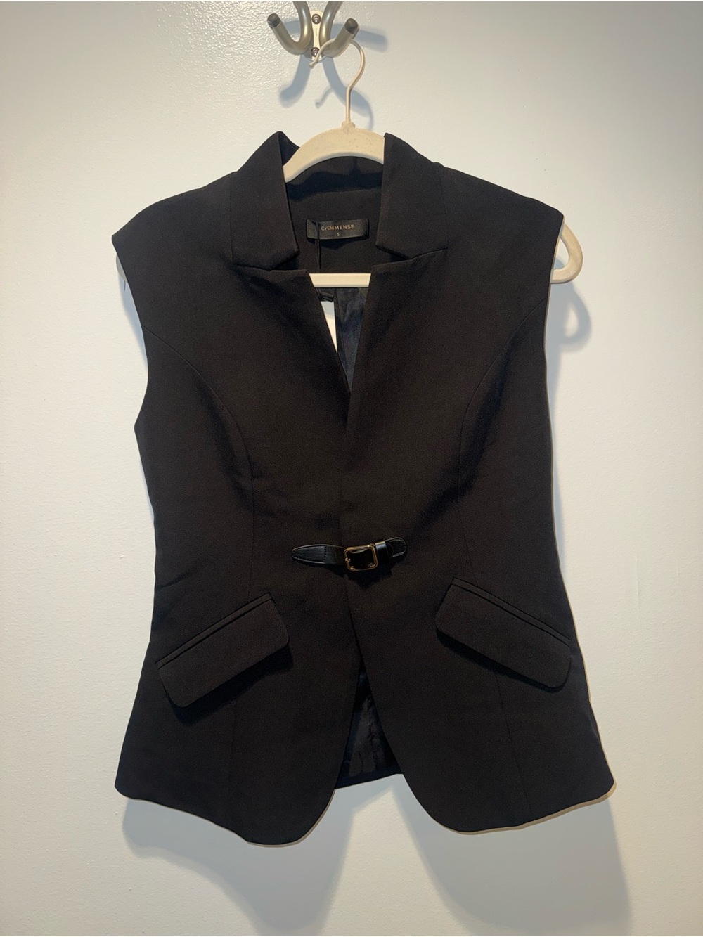 Commense Structured Sleeveless Vest with Waist Buckle NWT - Picture 5 of 8